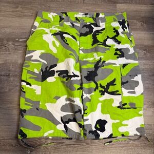 Vintage Neon Lime Green Camo Cargo Shorts Baggy Y2K Streetwear Mens XL